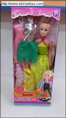 Kutulu Yedek Elbiseli Charm Bebek