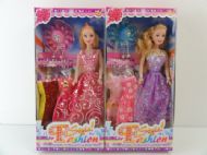 Kutulu Yedek Elbiseli Fashion Bebek